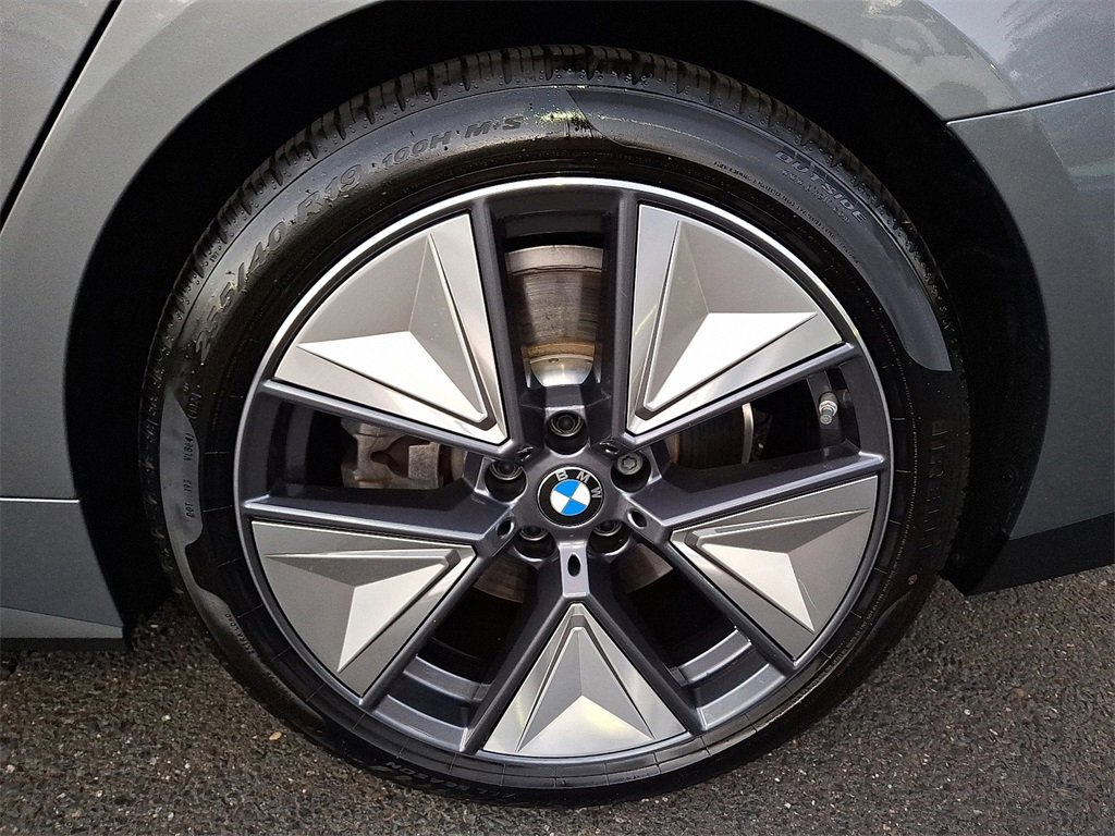 Used 2025 BMW i4 xDrive40i w/ Premium Package image 6