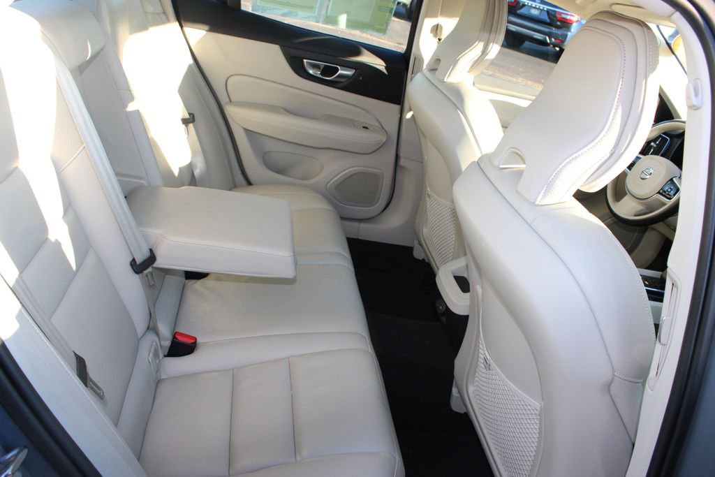 Used 2024 Volvo S60 B5 Plus image 32