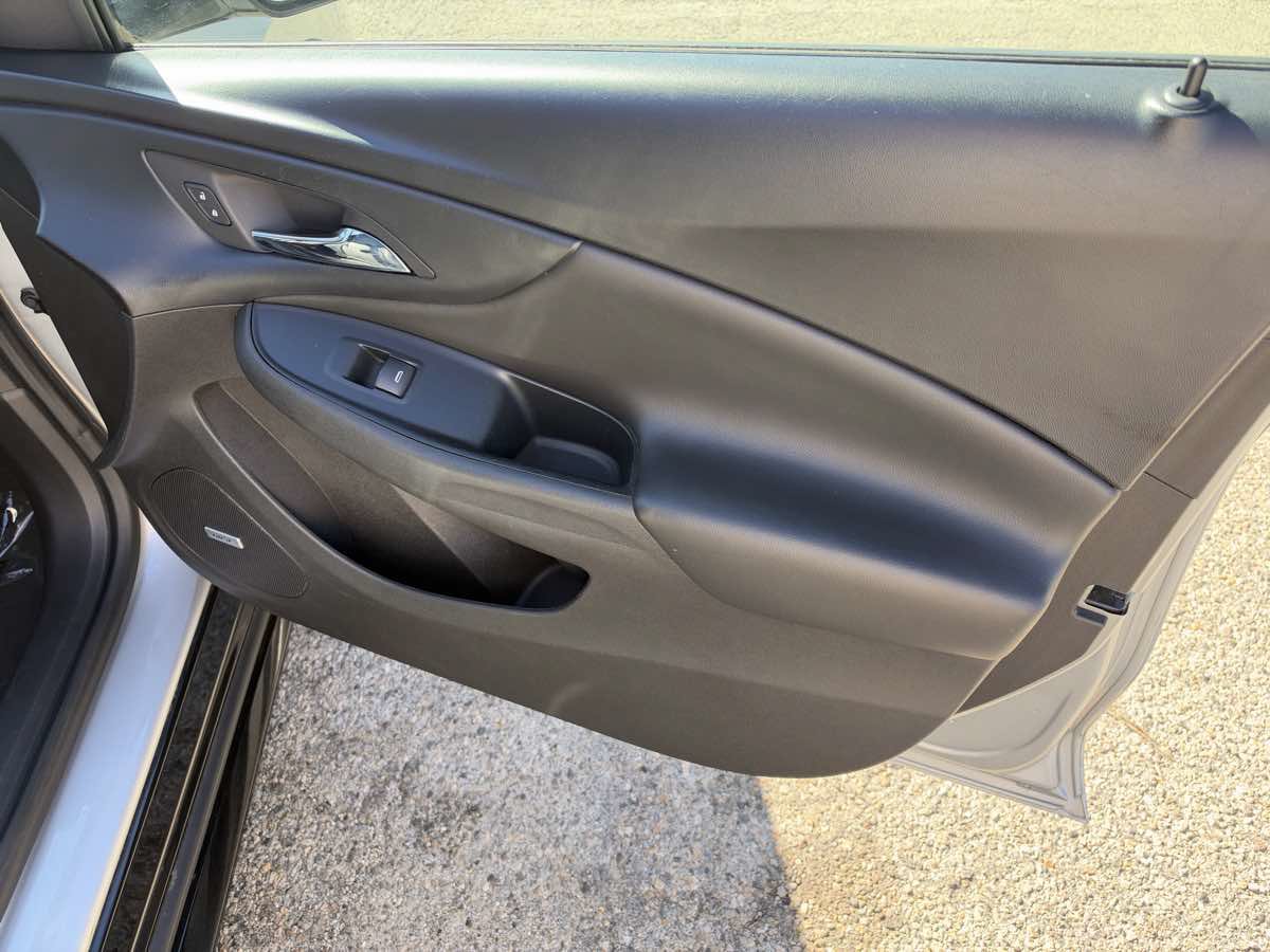 Used 2017 Chevrolet Volt Premier w/ Driver Confidence II Package FWD image 16