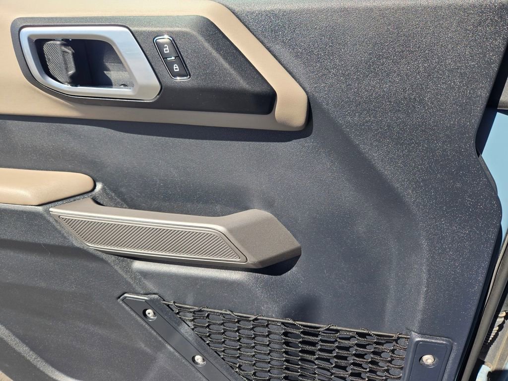 Used 2023 Ford Bronco Wildtrak image 14