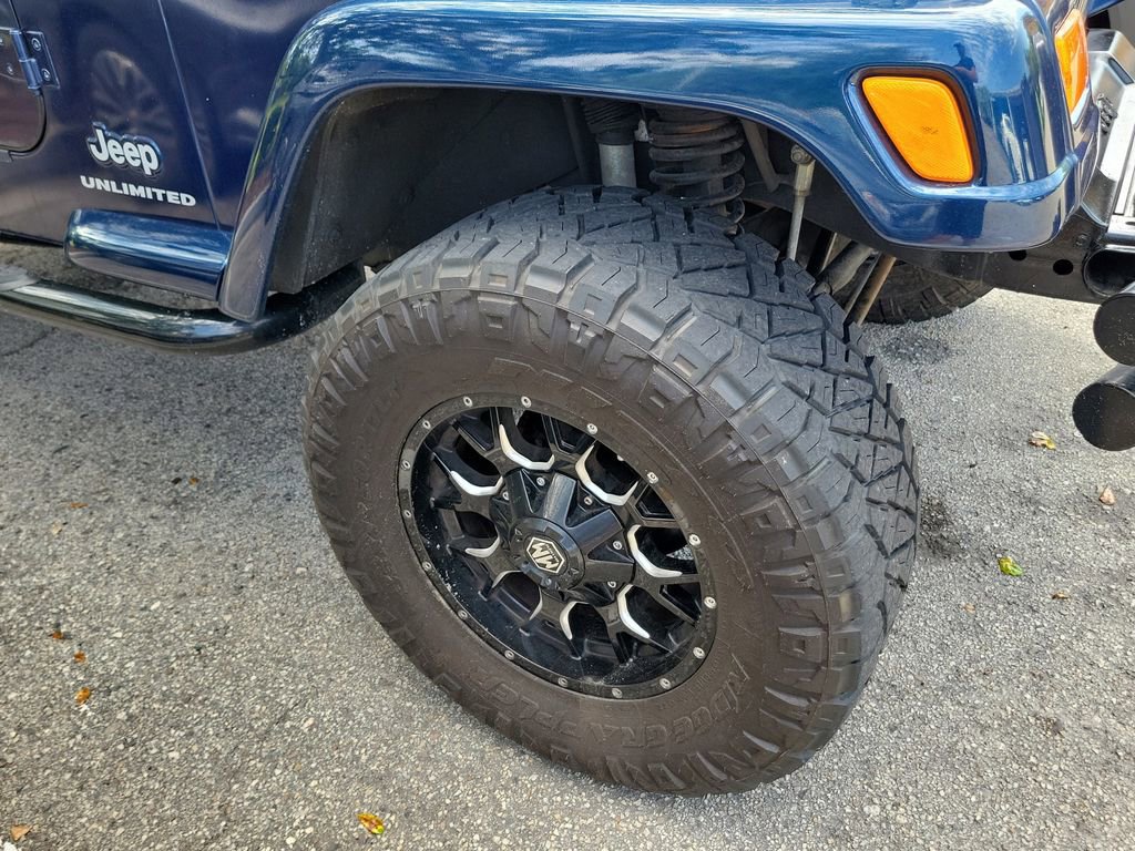 Used 2005 Jeep Wrangler Unlimited AWD/4WD image 11