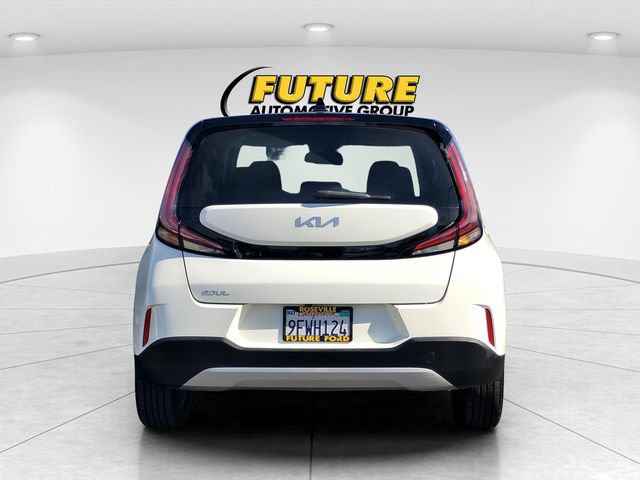 Used 2023 Kia Soul S FWD image 5
