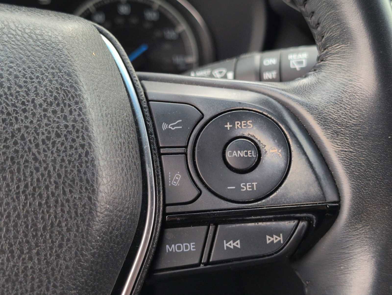 Used 2021 Toyota Venza Limited image 24