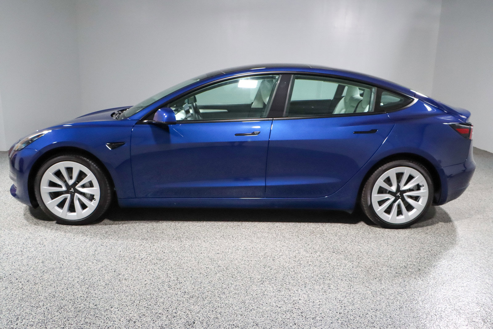 Used 2022 Tesla Model 3 Long Range image 10