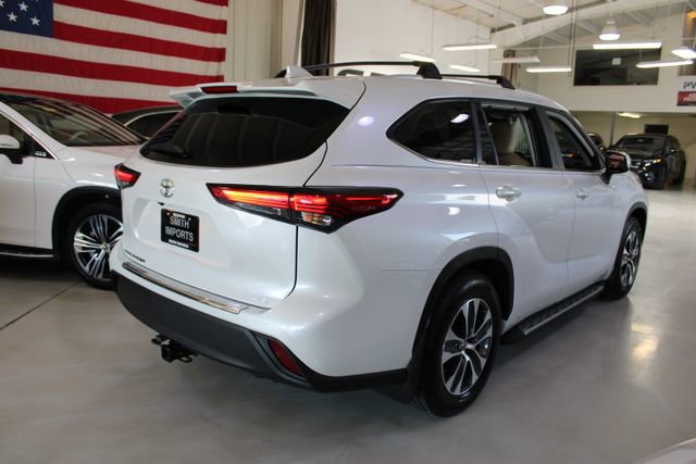 Used 2023 Toyota Highlander XLE image 43