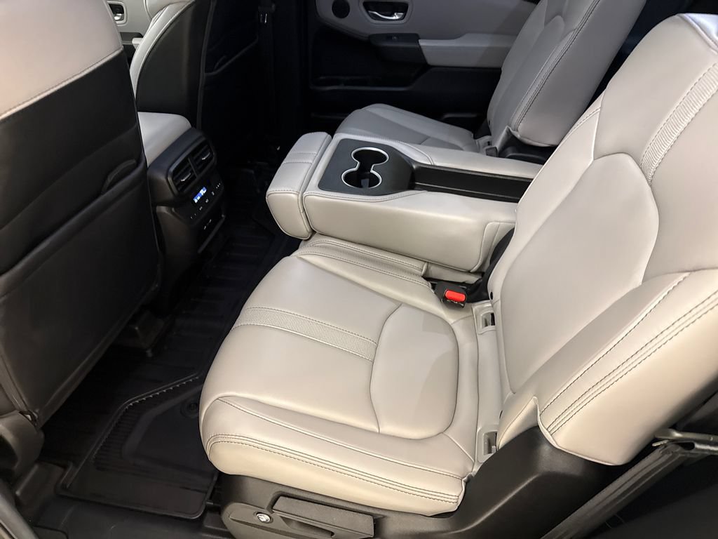 Certified 2025 Honda Pilot EX-L image 16