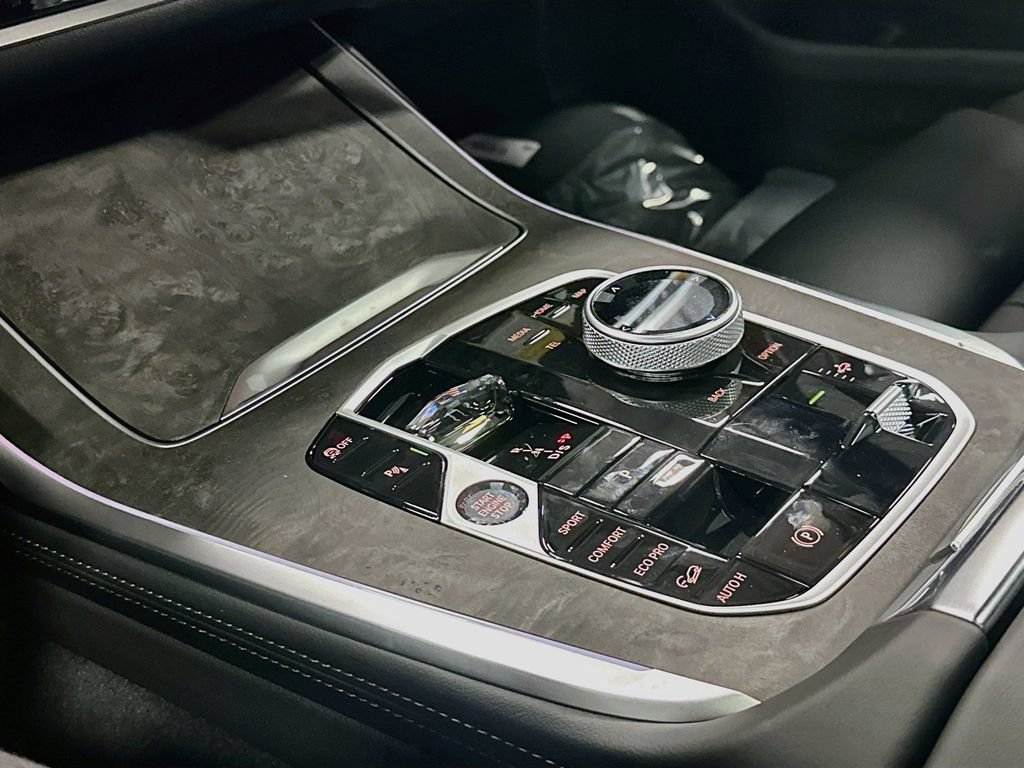 New 2027 BMW X7 M60i AWD/4WD image 17