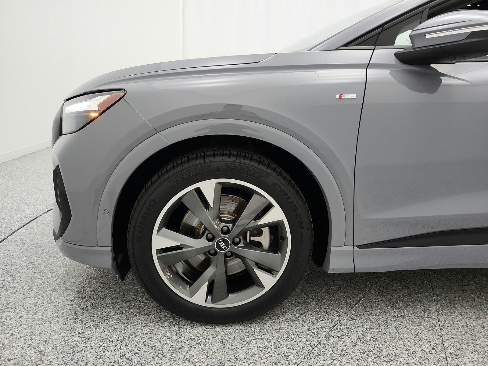 Used 2024 Audi Q4 e-tron Premium Plus w/ Premium Plus AWD/4WD image 17