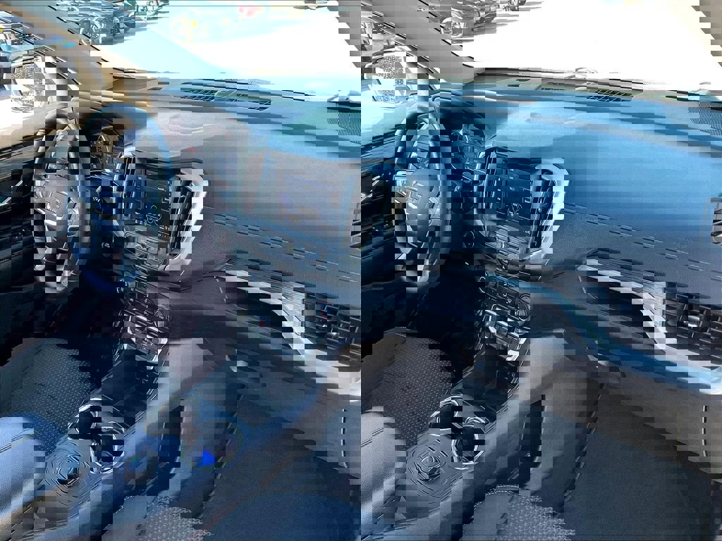 Used 2024 GMC Terrain SLE image 13