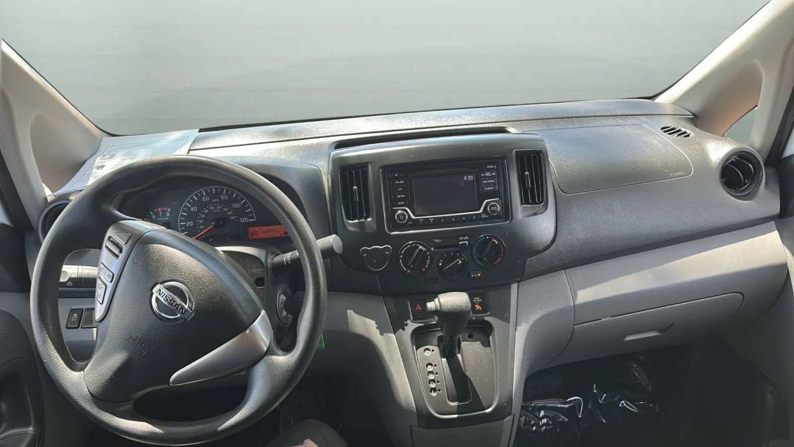 Used 2018 Nissan NV200 S FWD image 9