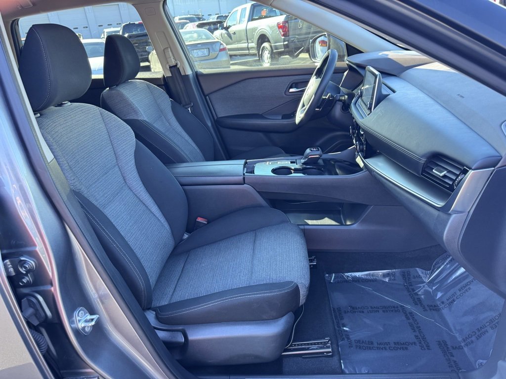 Used 2022 Nissan Rogue SV image 24