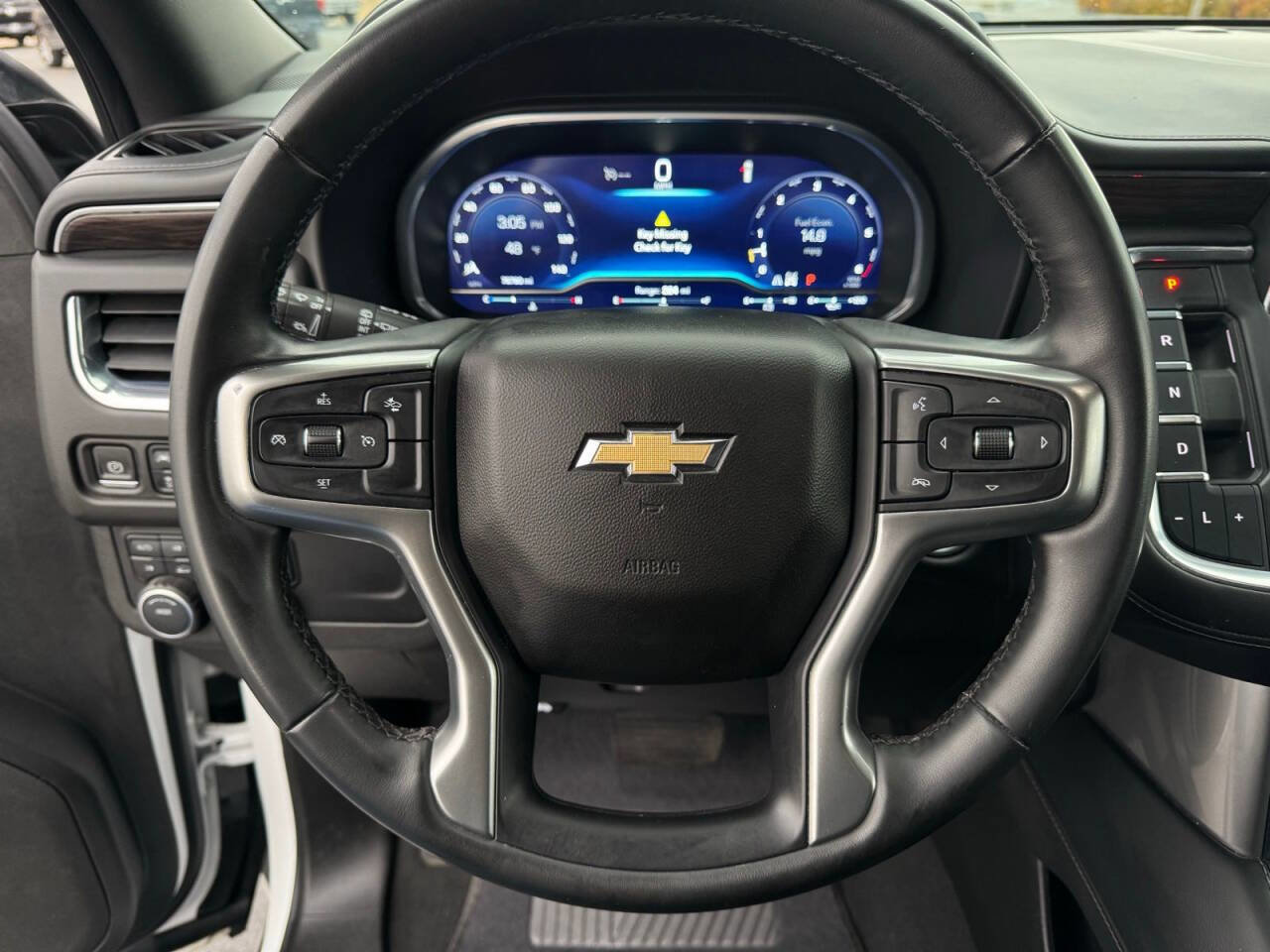 Used 2023 Chevrolet Suburban LT image 17