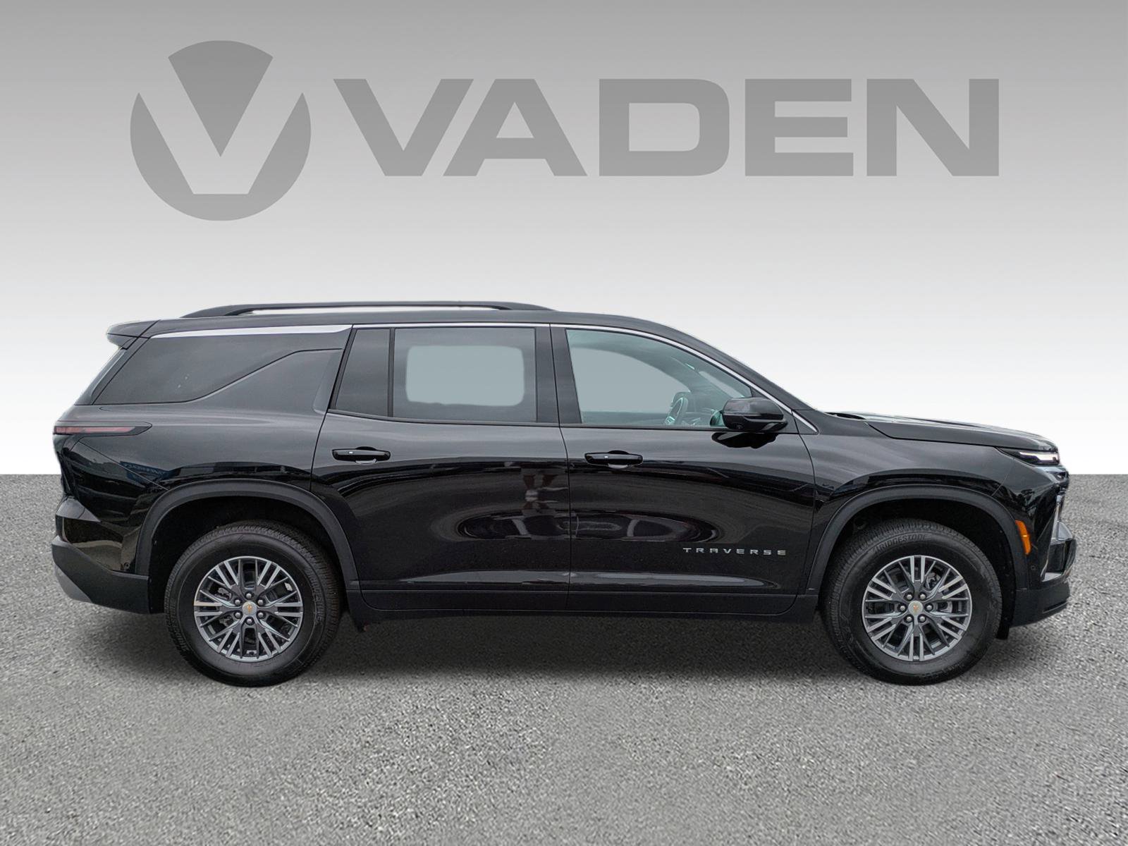 New 2025 Chevrolet Traverse LT w/ Enhanced Driving Package image 25