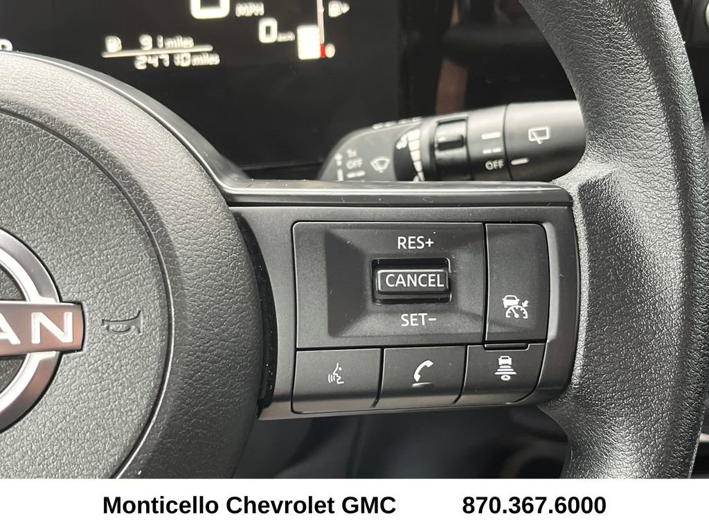 Used 2025 Nissan Kicks S AWD/4WD image 14
