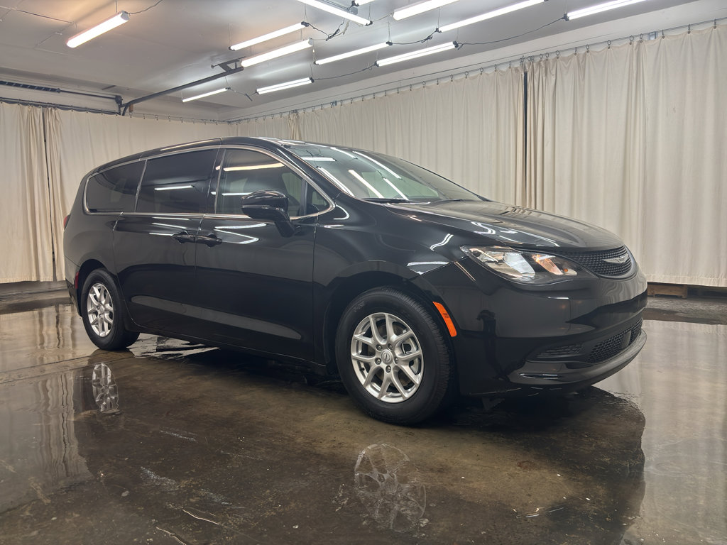 New 2026 Chrysler Voyager LX image 4