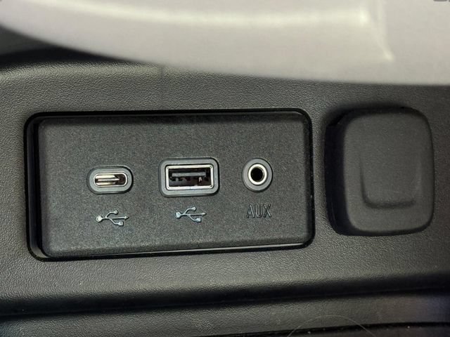 Used 2021 Chevrolet Equinox LS AWD/4WD image 16