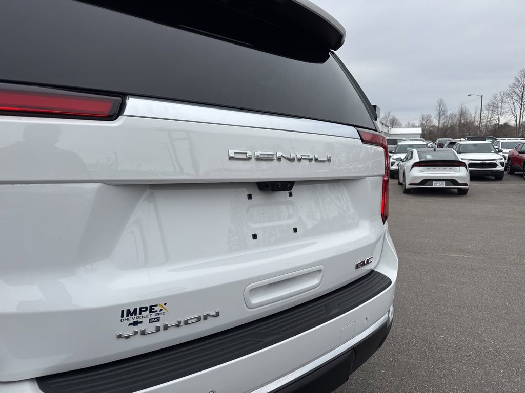 Used 2025 GMC Yukon Denali w/ Denali Reserve Package image 37