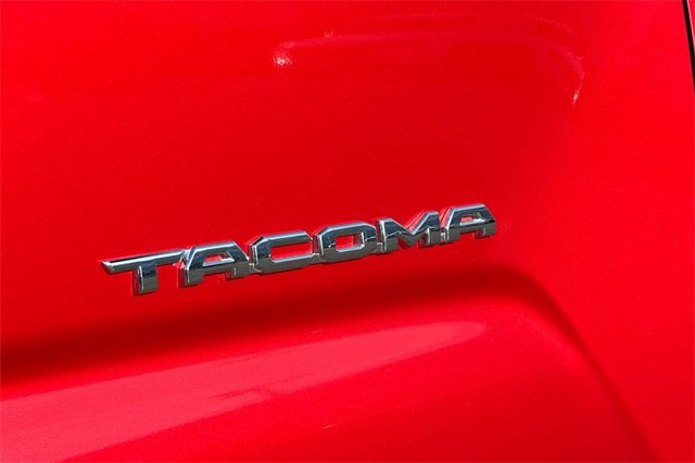 Used 2022 Toyota Tacoma TRD Off-Road image 28