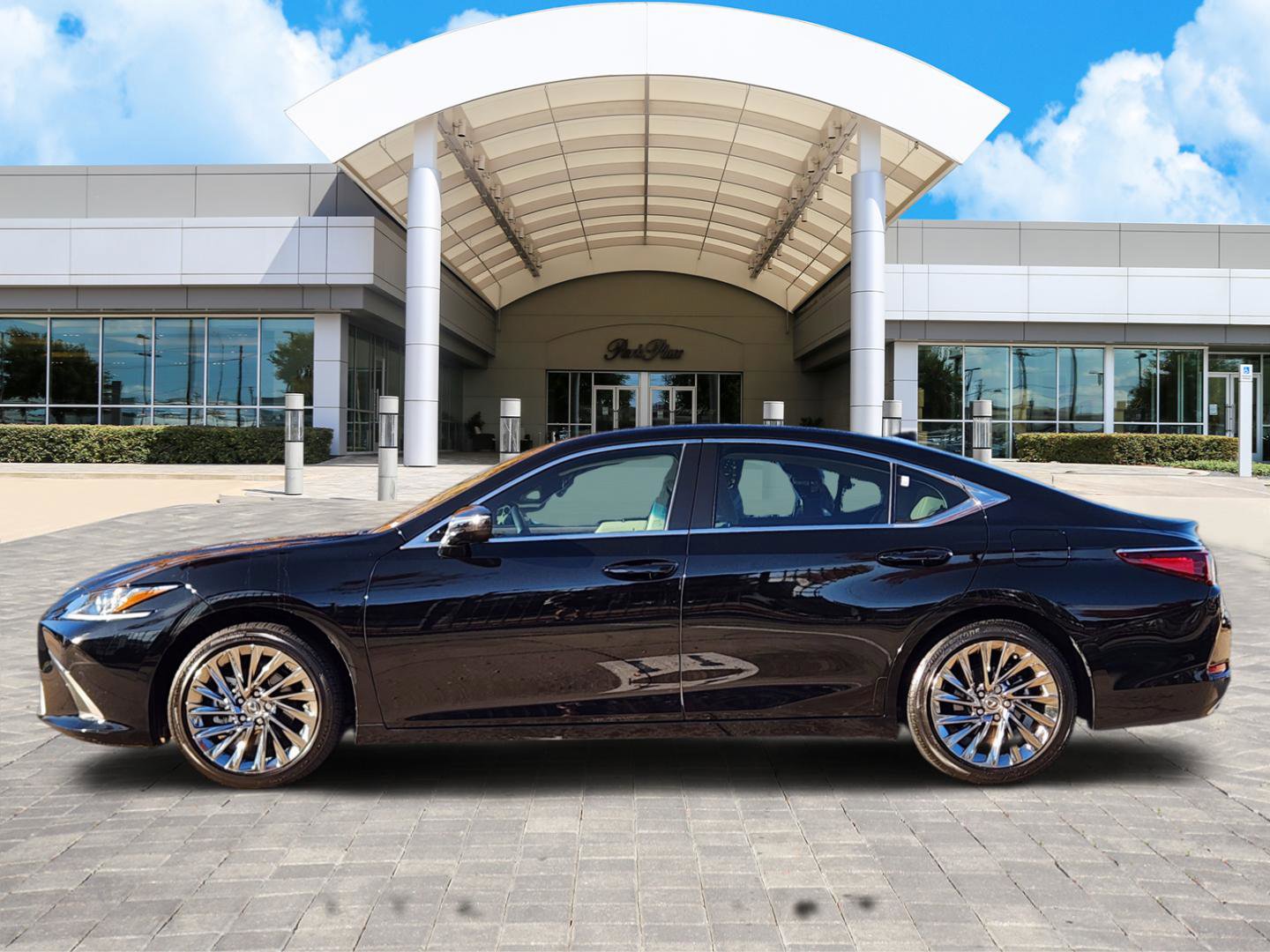 Used 2024 Lexus ES 350 w/ Luxury Package image 3