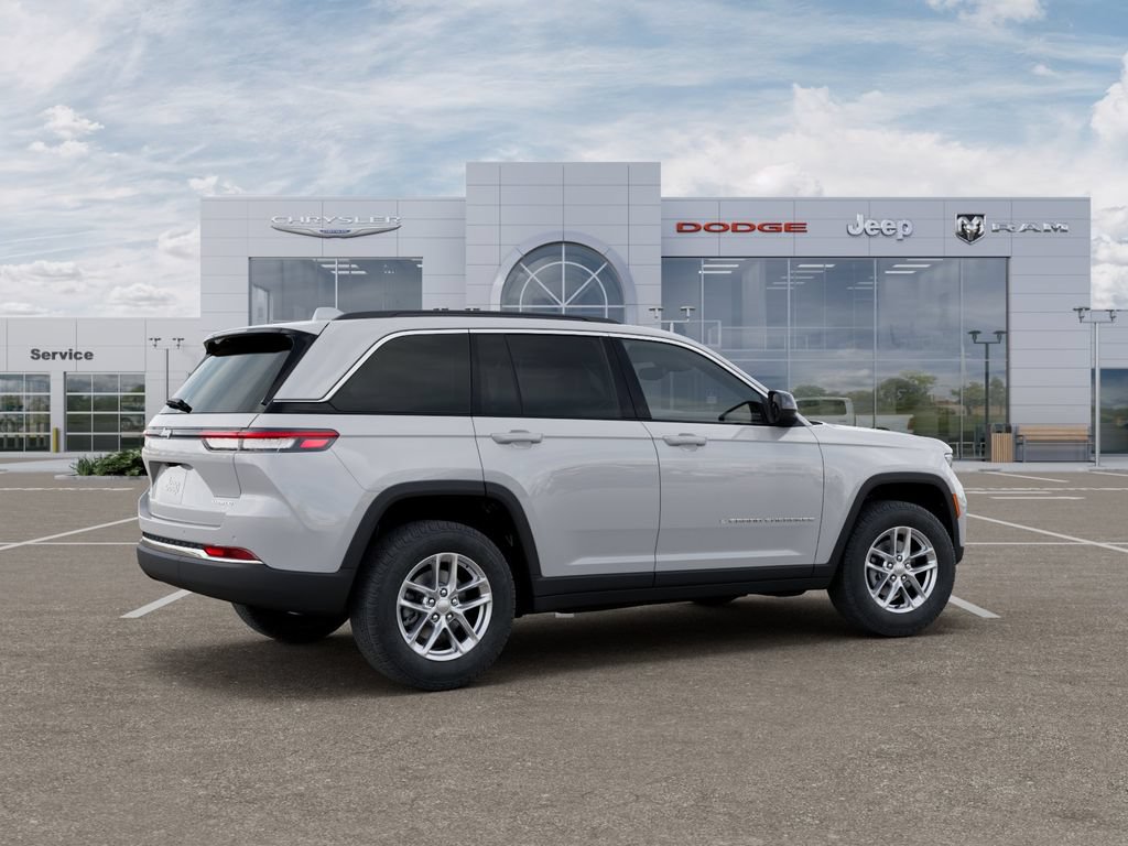 New 2026 Jeep Grand Cherokee Laredo X AWD/4WD image 4