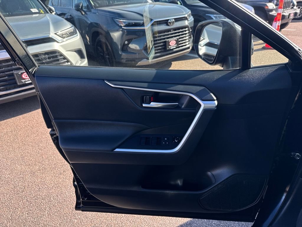 Used 2019 Toyota RAV4 XLE w/ Convenience Package image 31