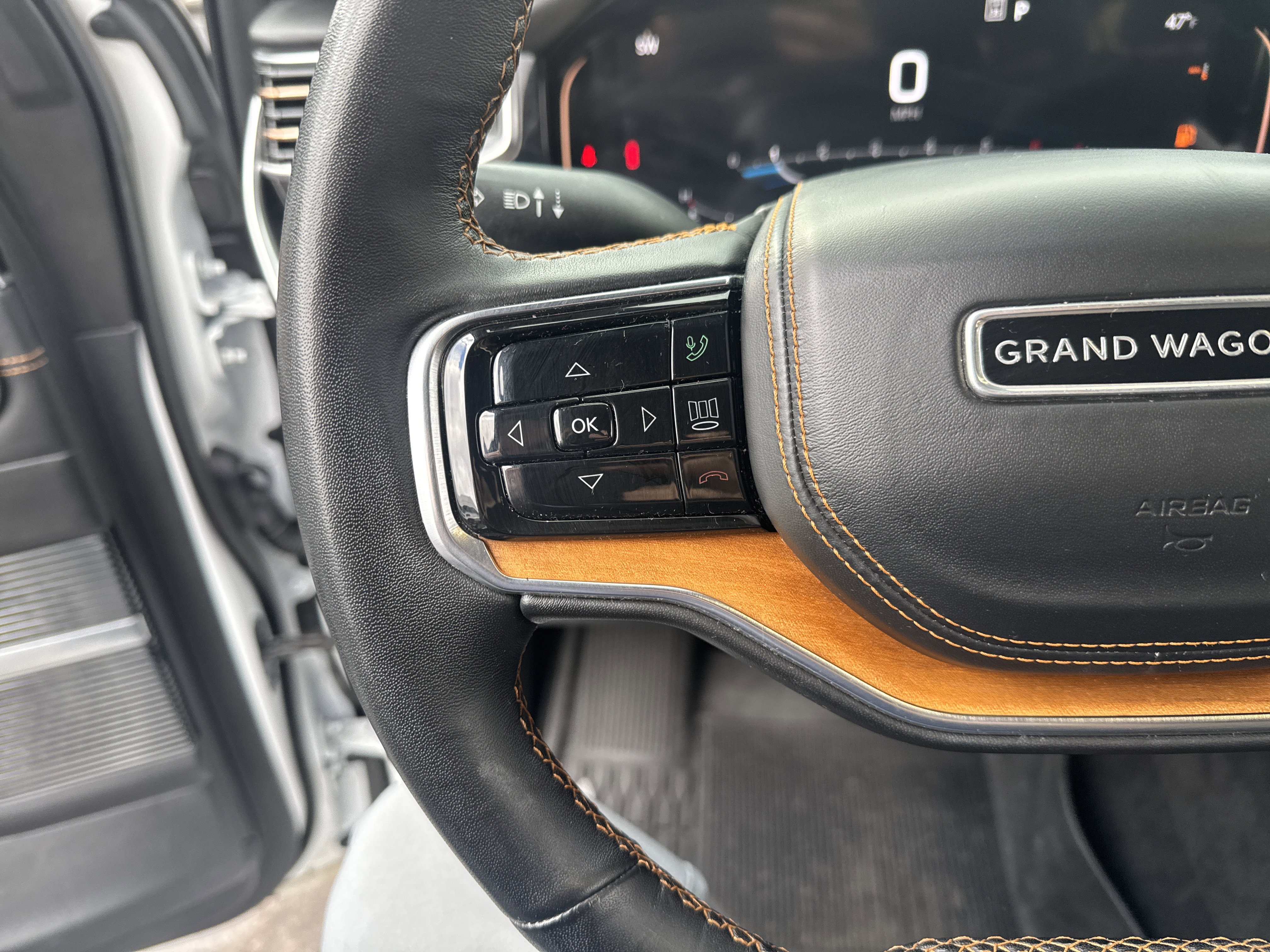 Used 2023 Jeep Grand Wagoneer L Series III image 19