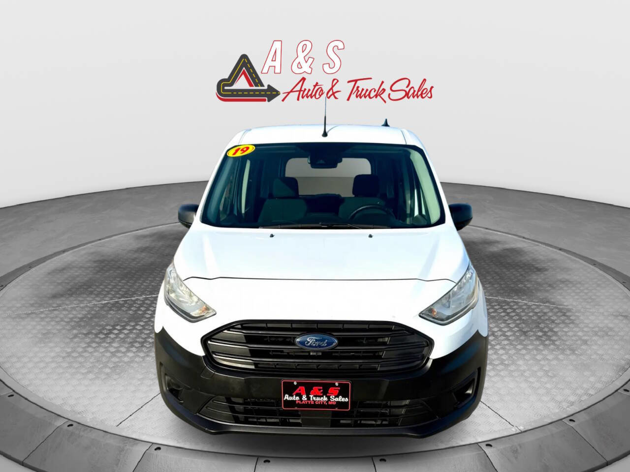 Used 2019 Ford Transit Connect XL image 2