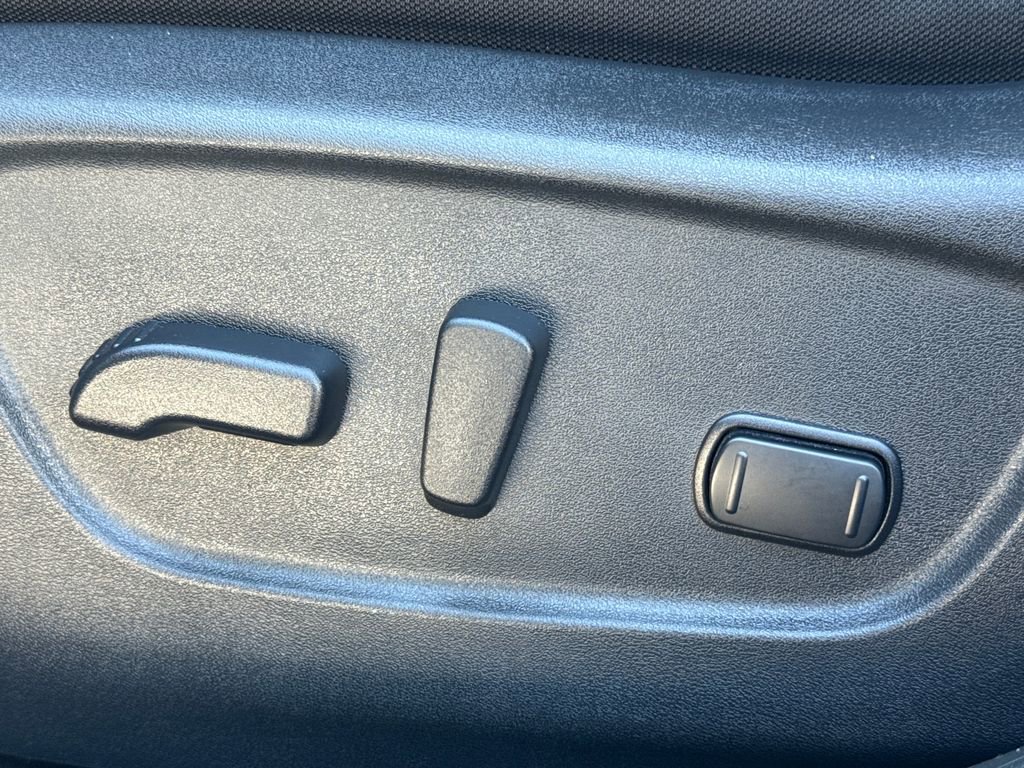 Used 2020 Nissan Rogue SV image 30