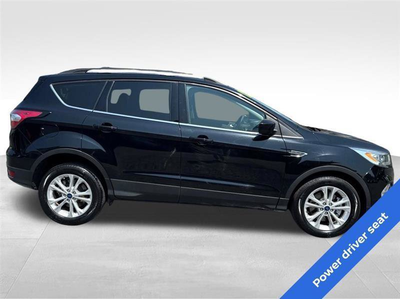 Used 2017 Ford Escape SE w/ Equipment Group 201A AWD/4WD image 4