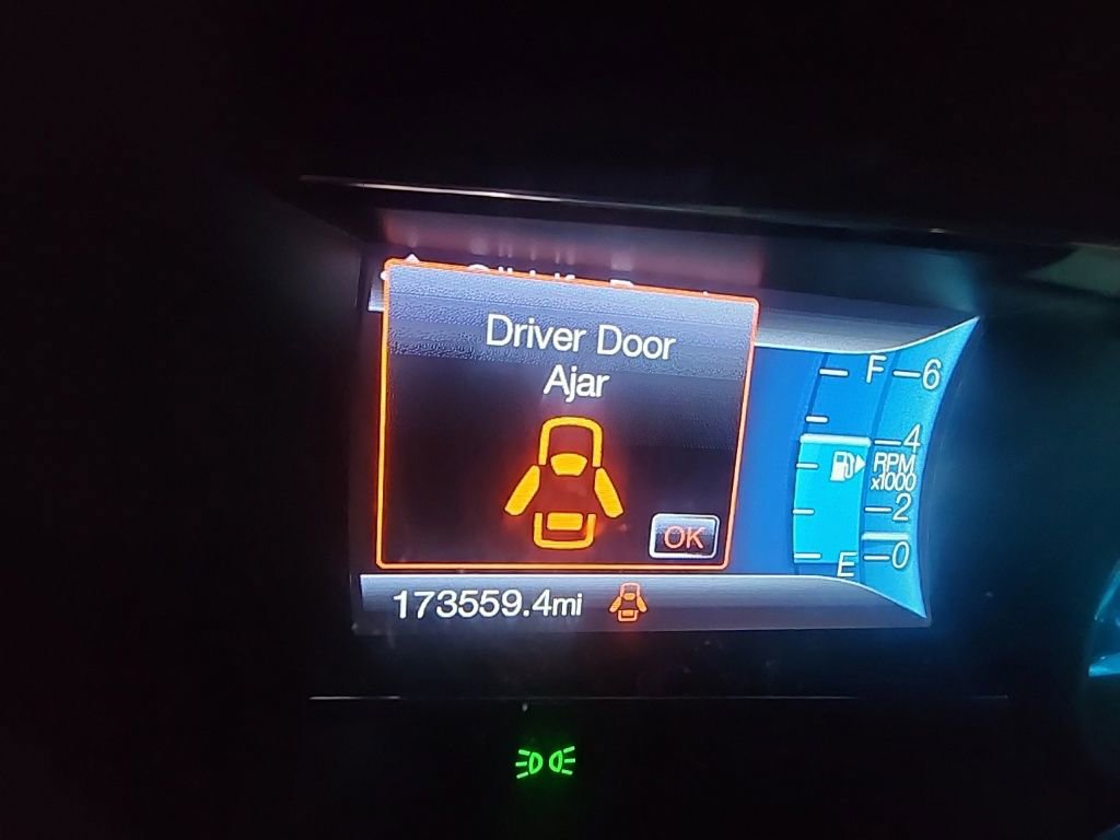 Used 2017 Ford Explorer XLT w/ Equipment Group 202A image 13