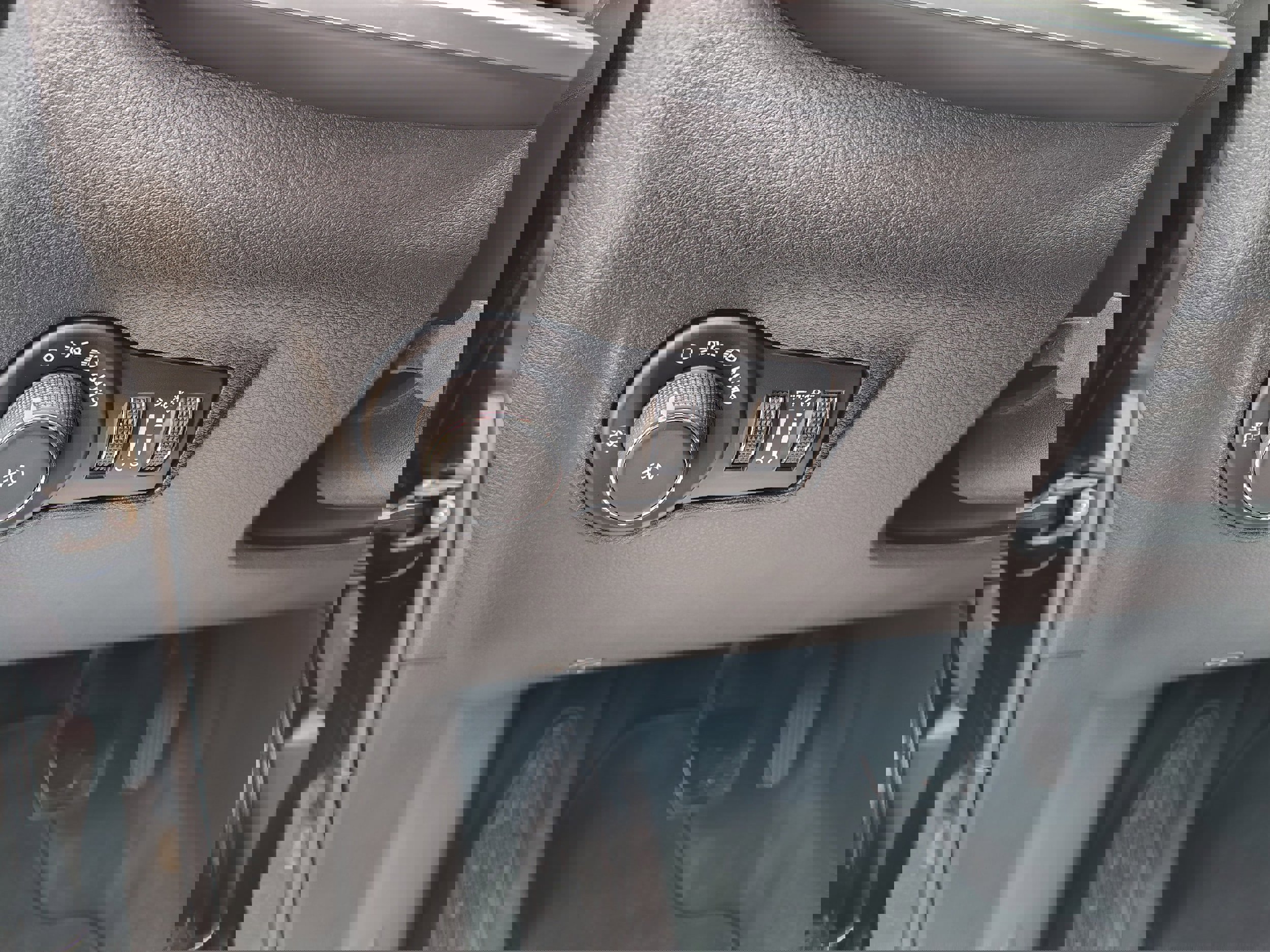 Certified 2024 Jeep Compass Limited image 22