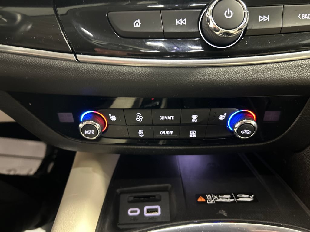 Used 2023 Buick Enclave Essence FWD image 19