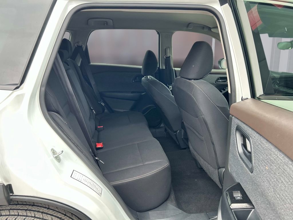 Used 2023 Nissan Rogue S image 14