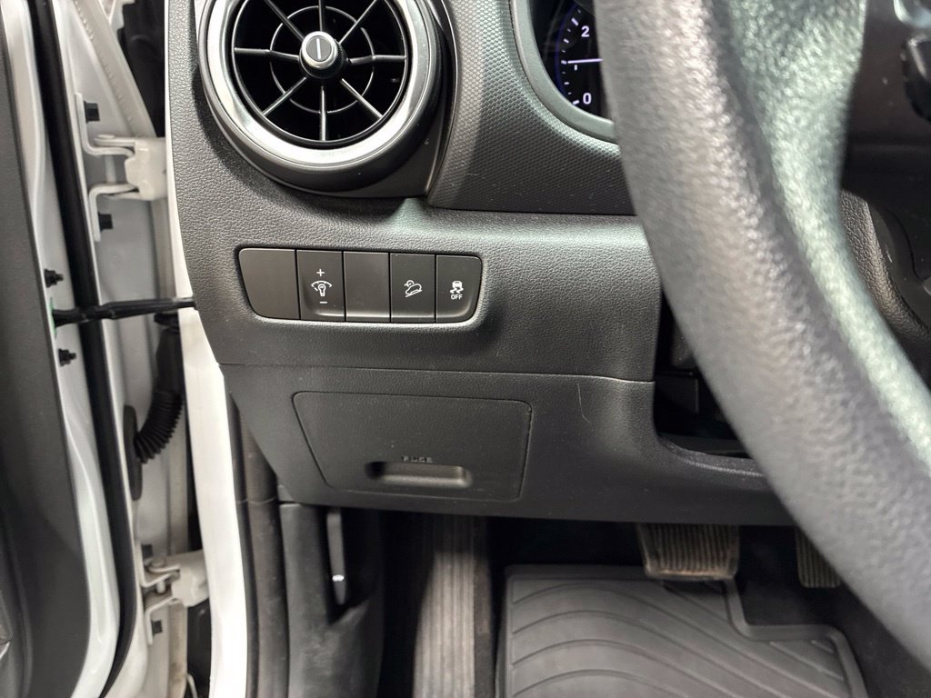 Used 2023 Hyundai Kona SEL AWD/4WD image 37