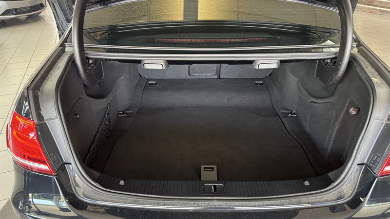 Used 2015 Mercedes-Benz E 350 4MATIC Sedan image 30