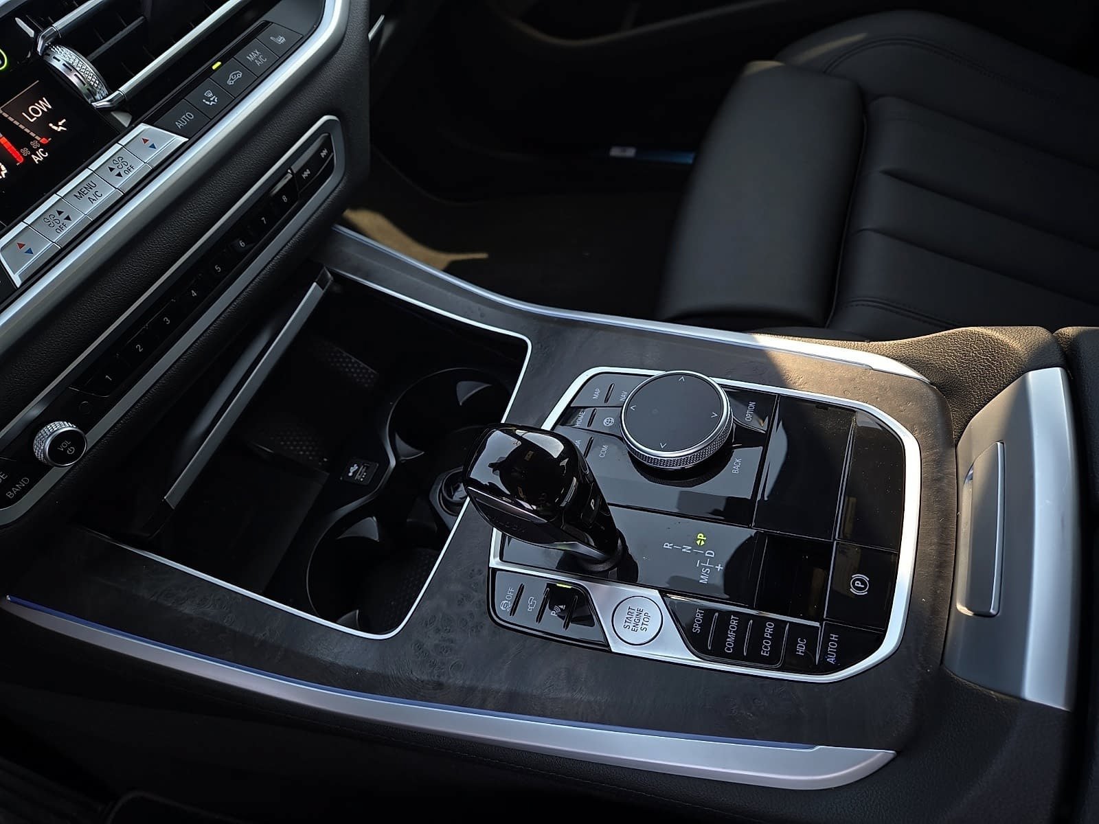 Used 2022 BMW X5 xDrive40i w/ Premium Package AWD/4WD image 21