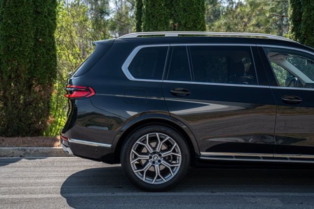Used 2023 BMW X7 xDrive40i w/ Parking Assistance Package AWD/4WD image 13