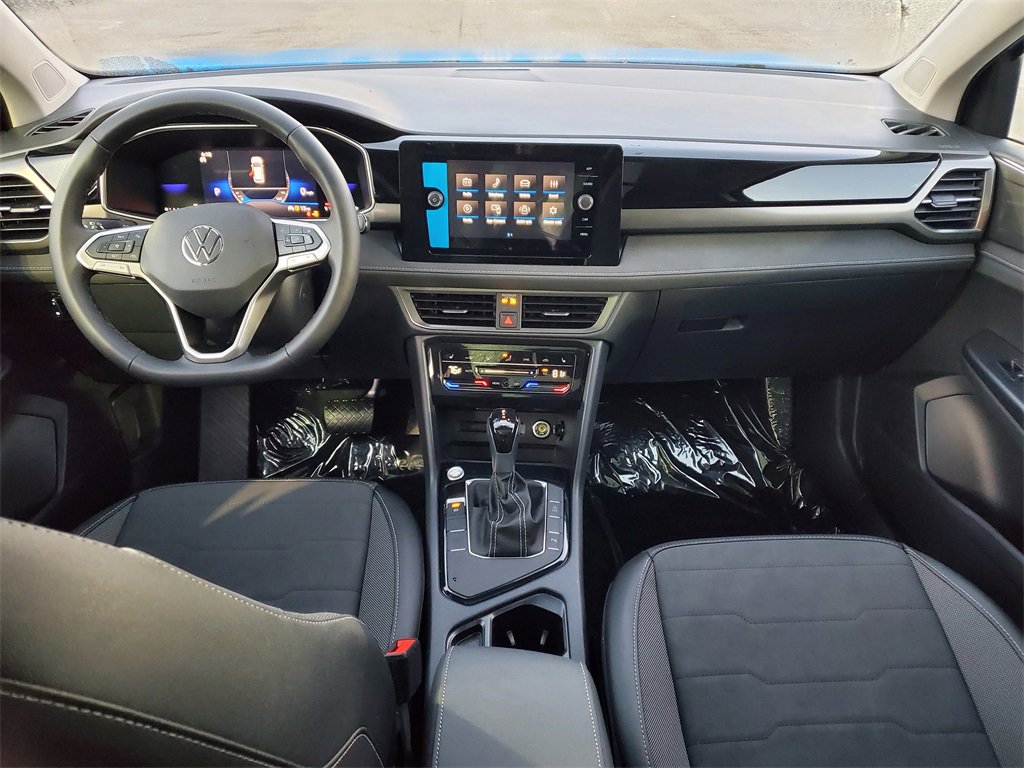 New 2025 Volkswagen Taos SE image 6