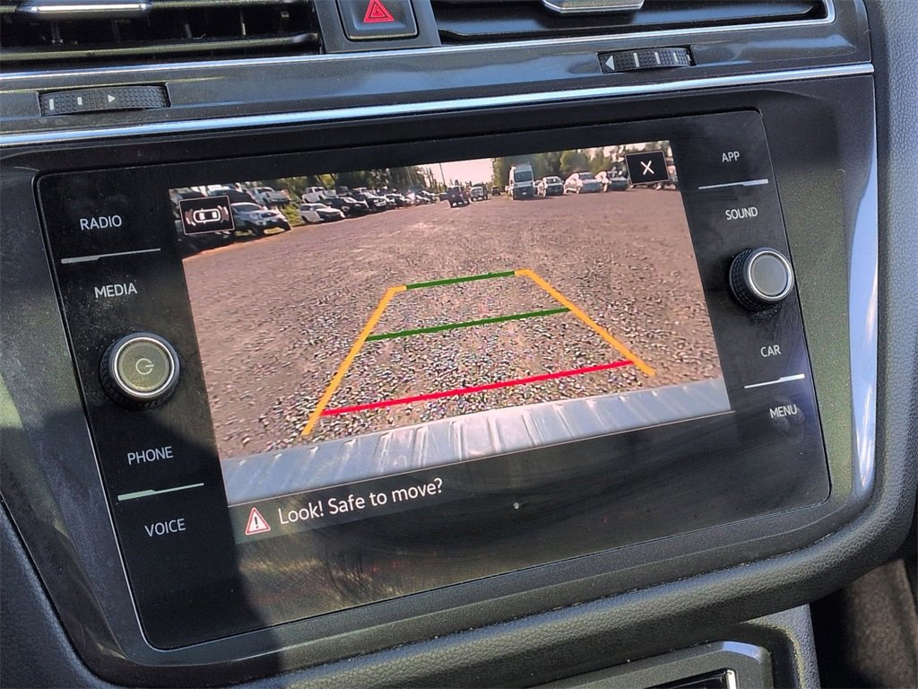 Used 2021 Volkswagen Tiguan SE w/ Panoramic Sunroof Package image 30