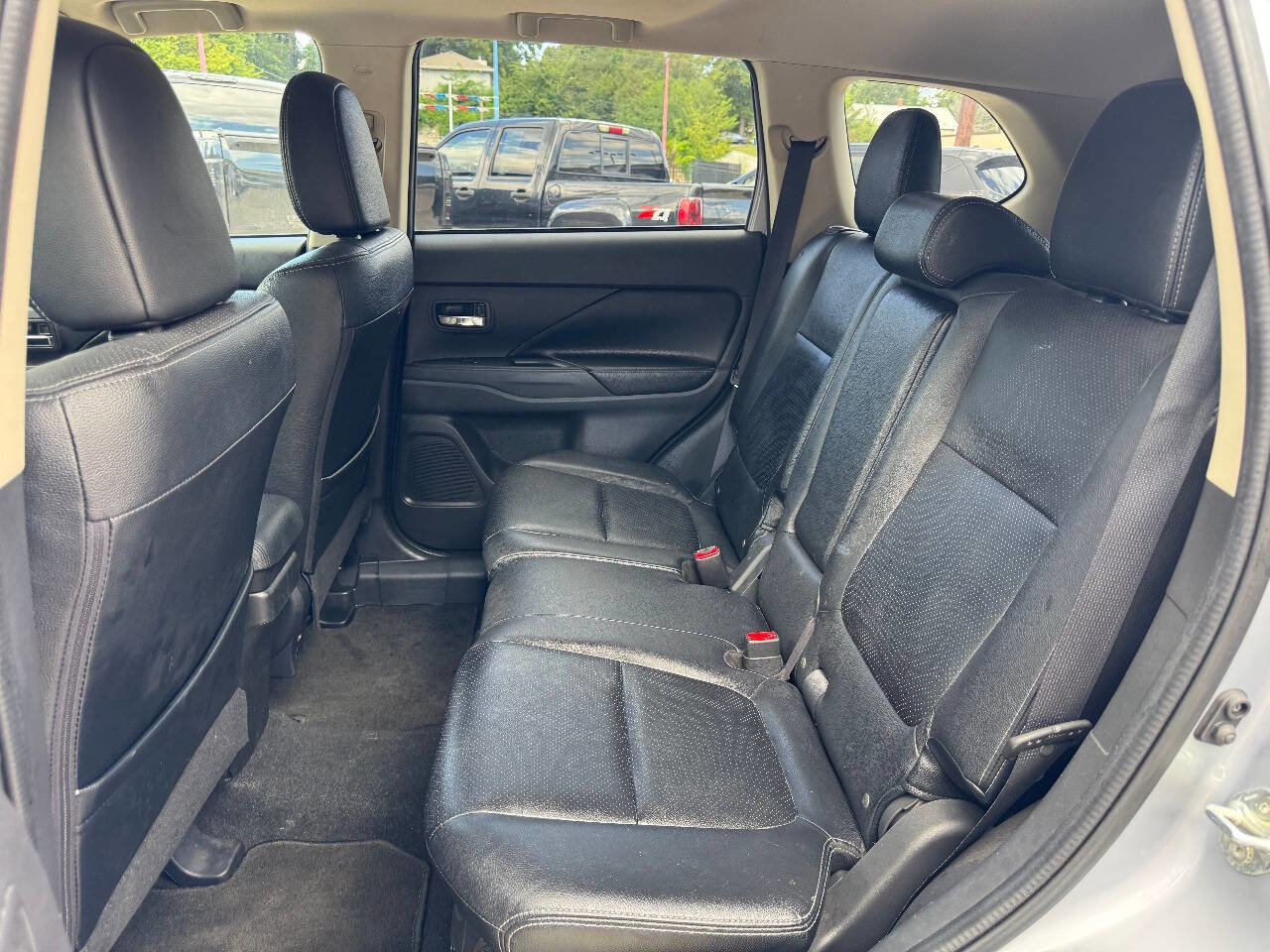 Used 2016 Mitsubishi Outlander GT image 12
