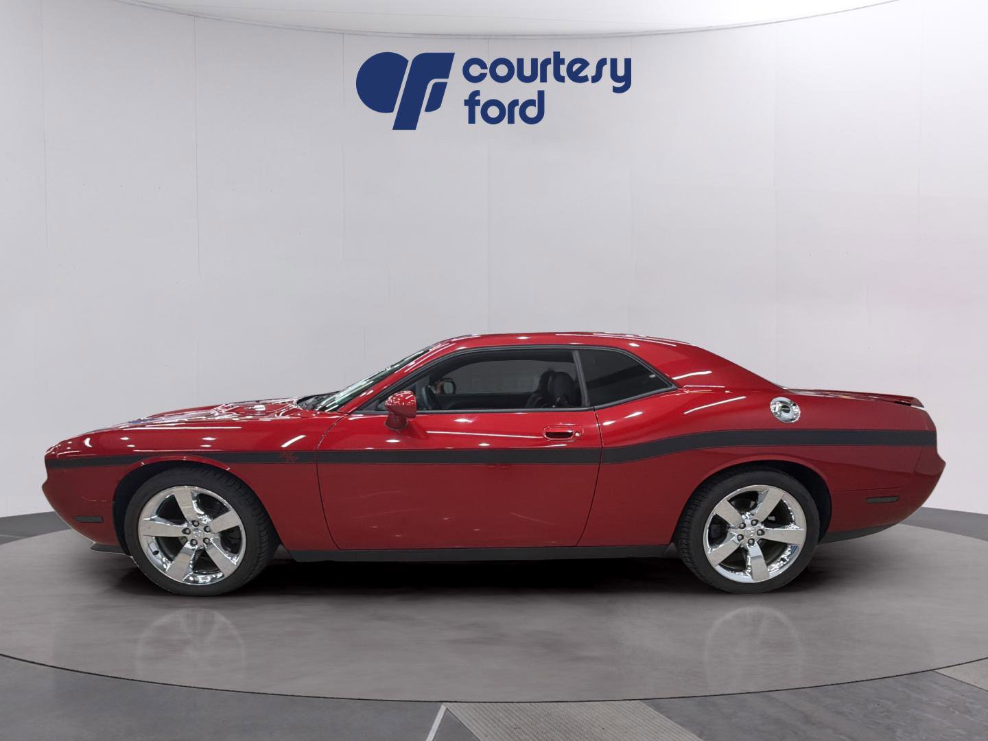Used 2010 Dodge Challenger R/T RWD image 4