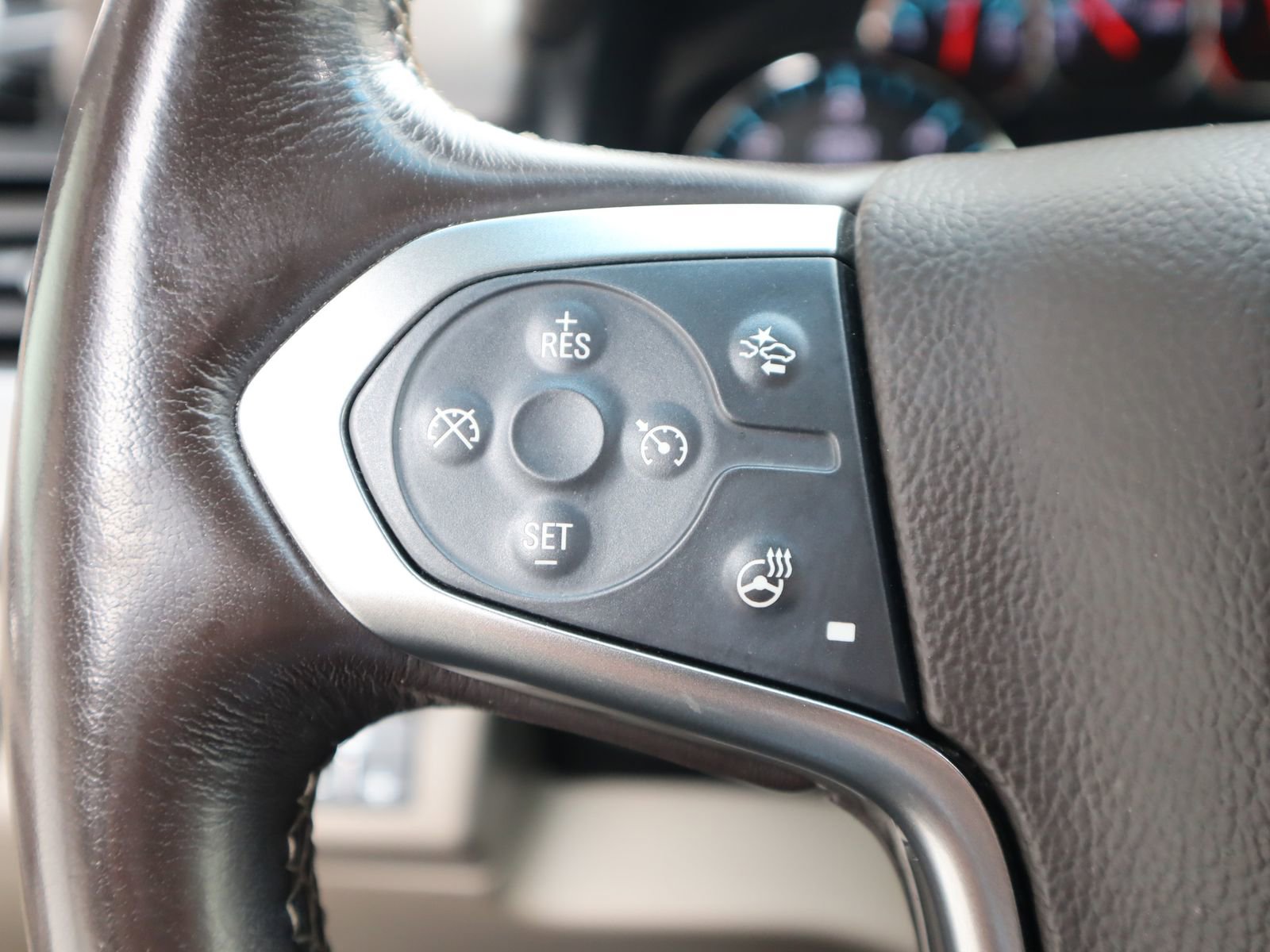 Used 2019 Chevrolet Suburban Premier AWD/4WD image 39