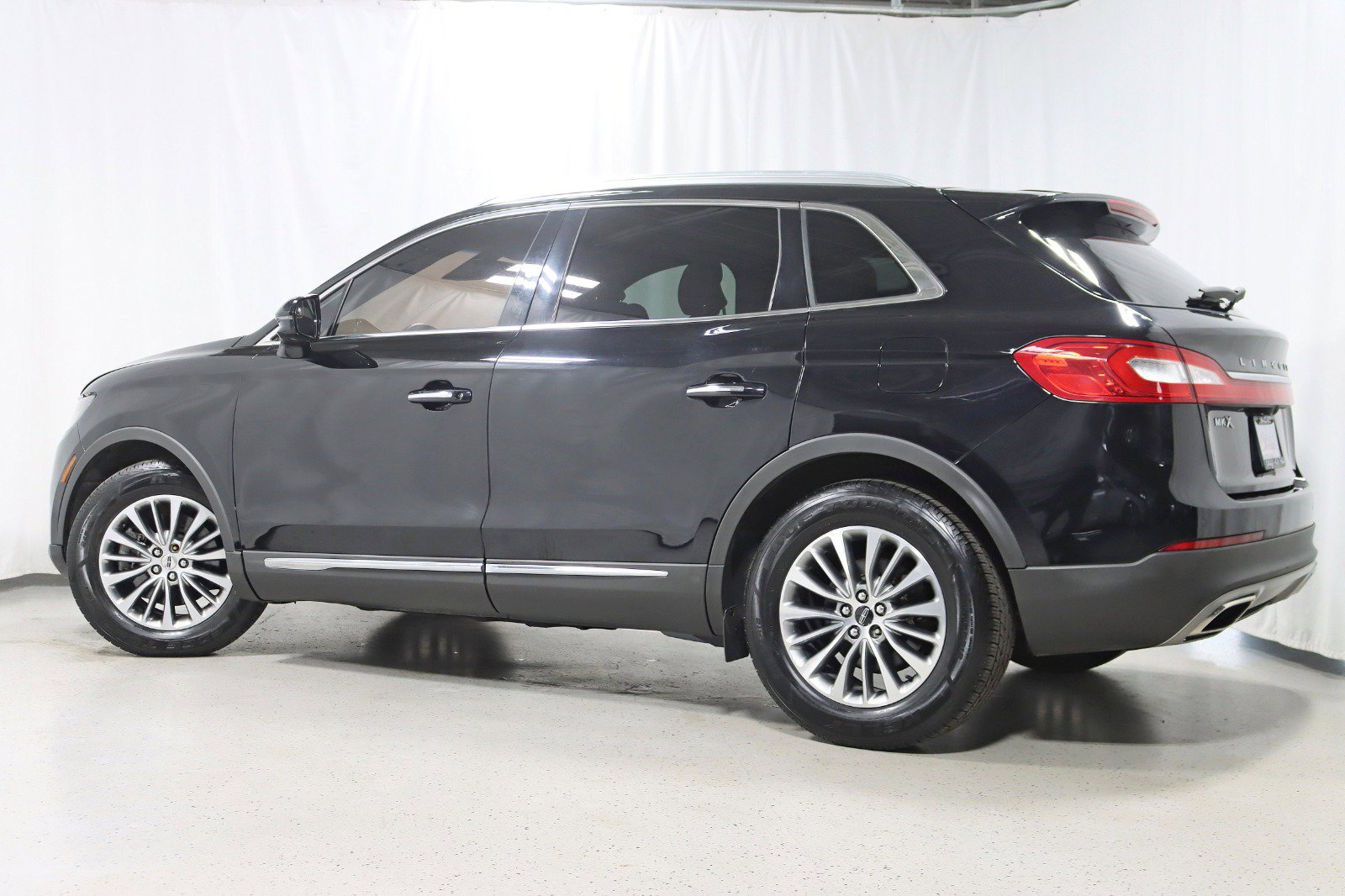Used 2016 Lincoln MKX Select w/ Climate Package FWD image 7