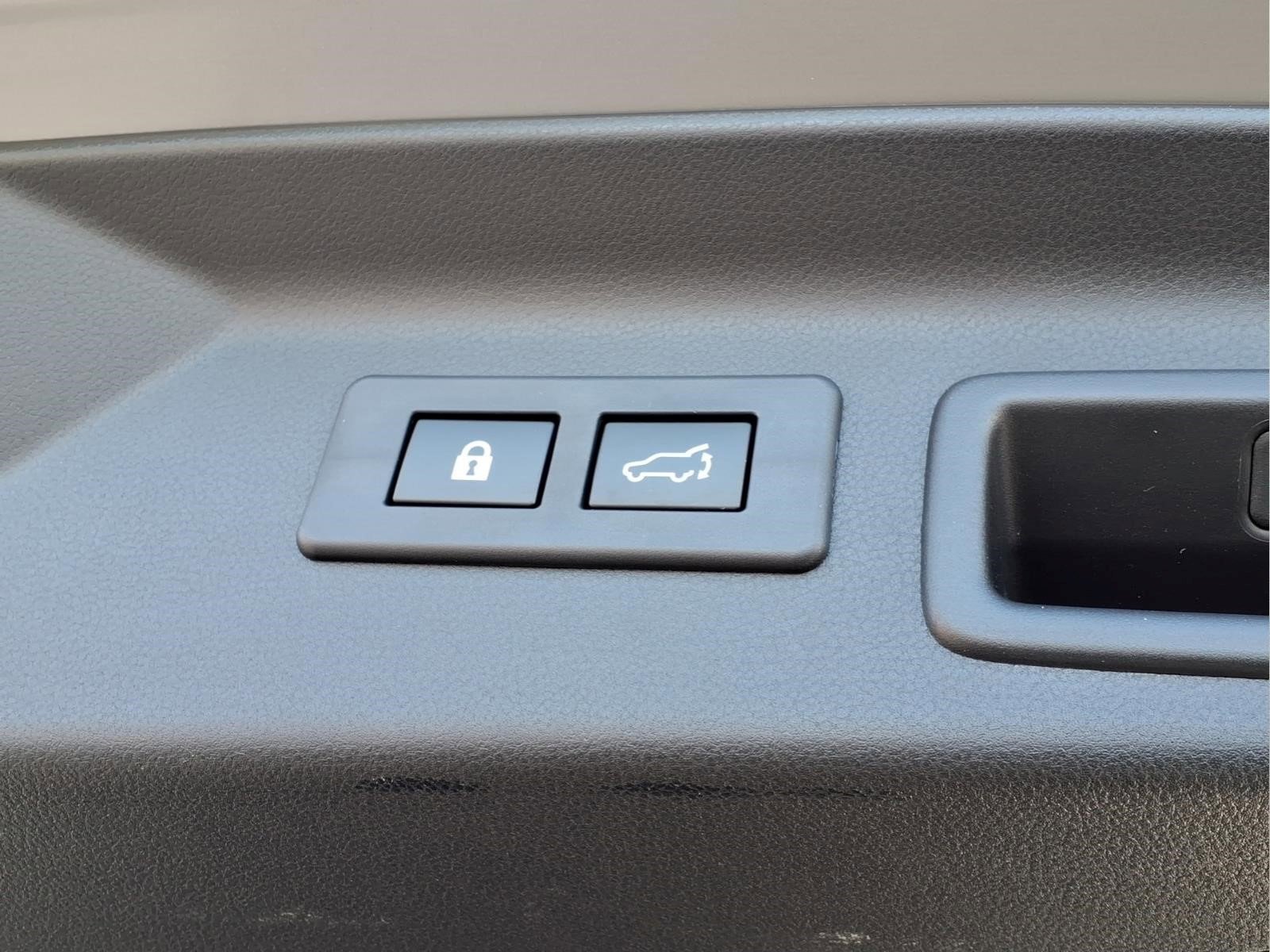 Certified 2025 Subaru Forester Premium image 24