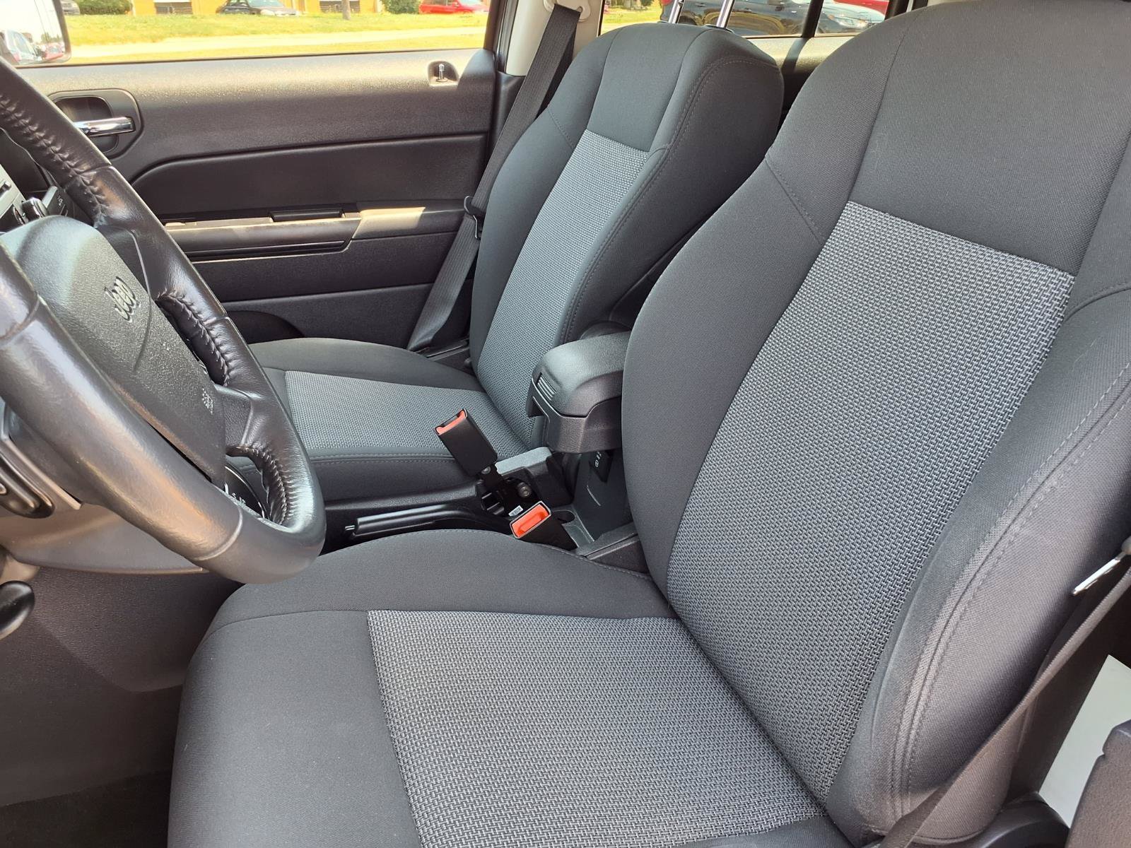 Used 2010 Jeep Patriot Latitude FWD image 3