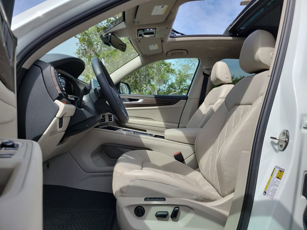 Used 2024 Volkswagen Atlas SEL Premium R-Line AWD/4WD image 24