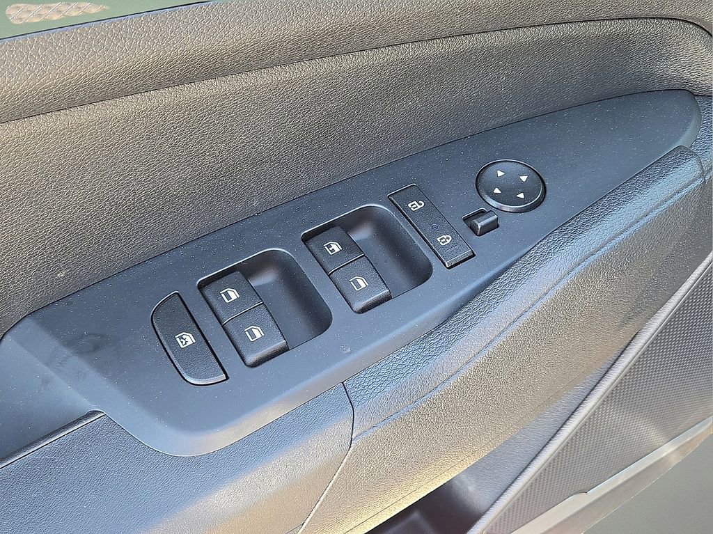 Used 2024 Kia Sportage LX image 20