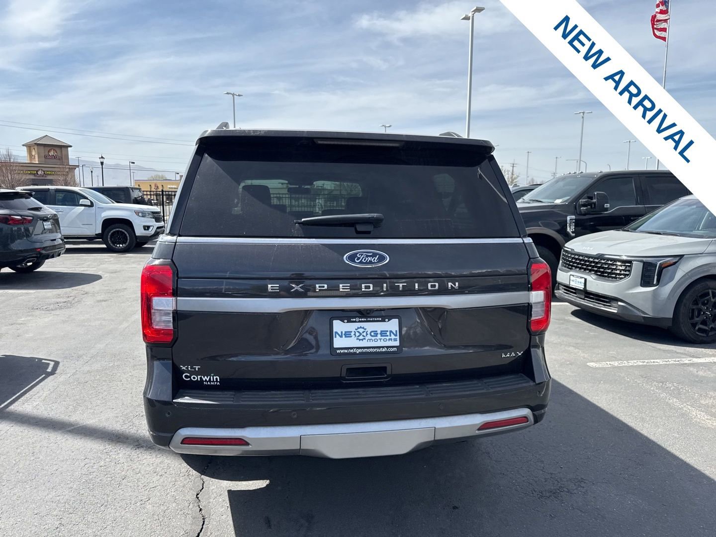 Used 2024 Ford Expedition Max XLT image 6