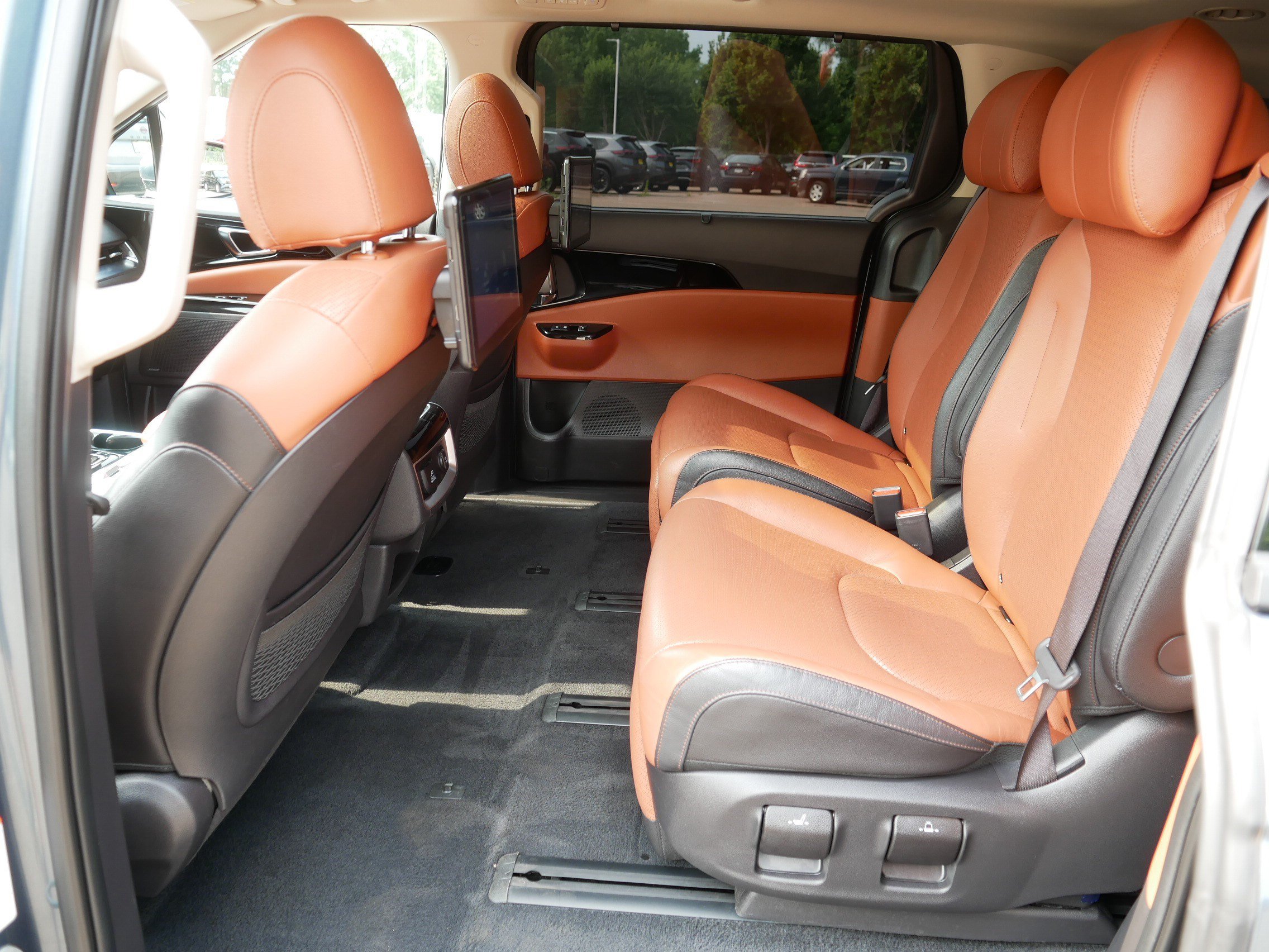 Certified 2024 Kia Carnival SX Prestige FWD image 34