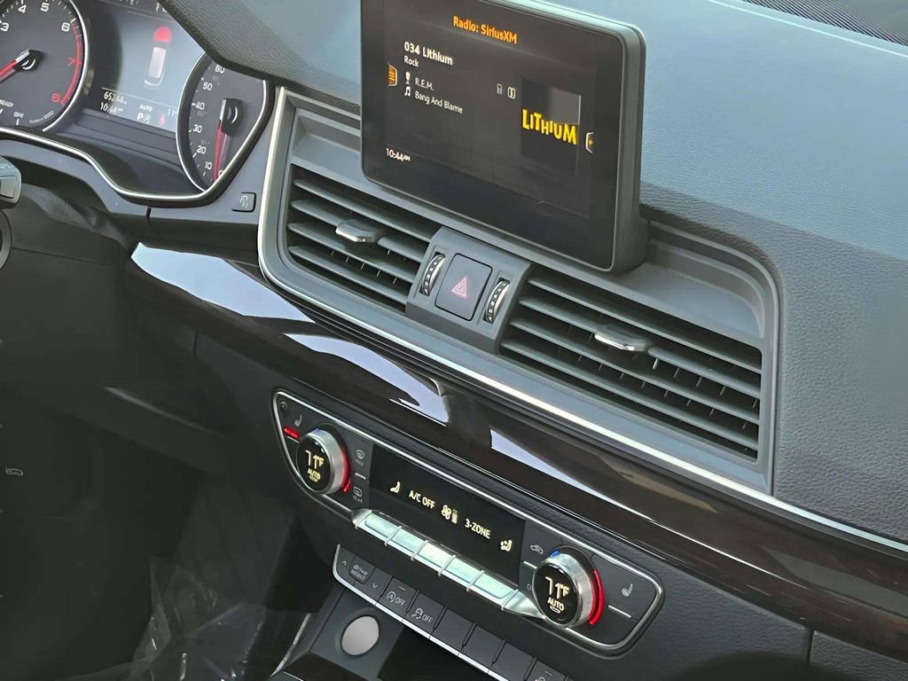 Used 2019 Audi Q5 2.0T Premium w/ Convenience Package image 29